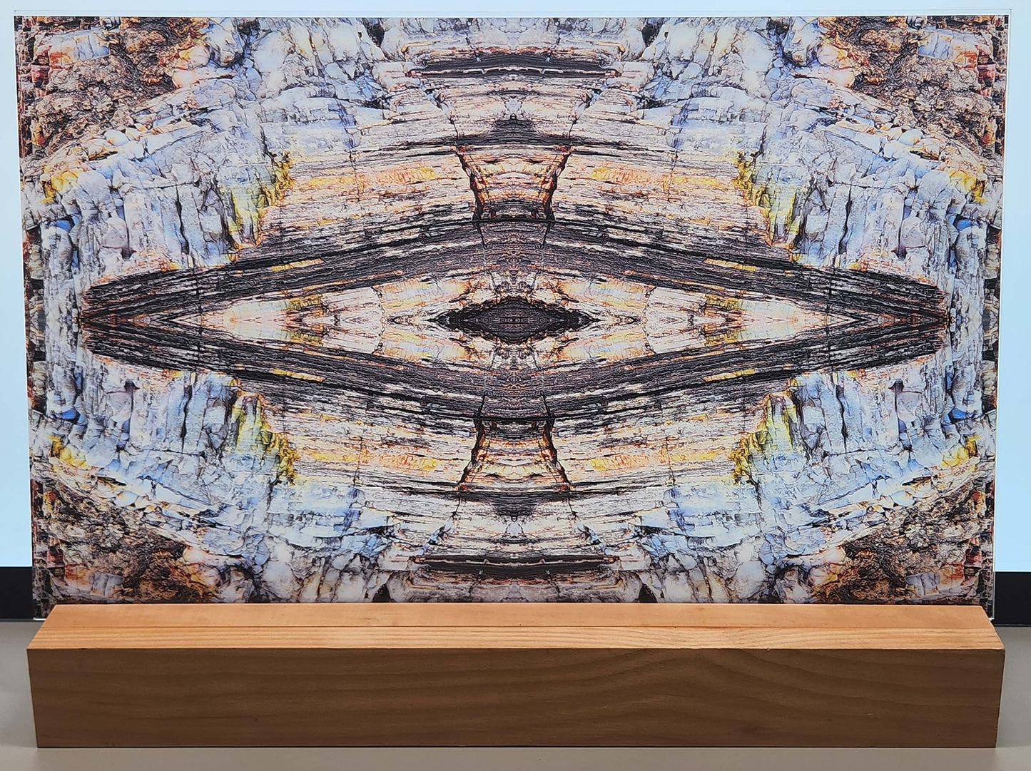 DecoCraft - Photo-astic Textures (Flat) - Petrified Wood Kaleidoscope II