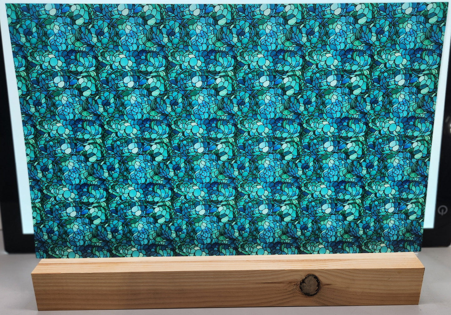 DecoCraft - Elevated Textures - Realistic Stained Glass - Ocean Fun IV