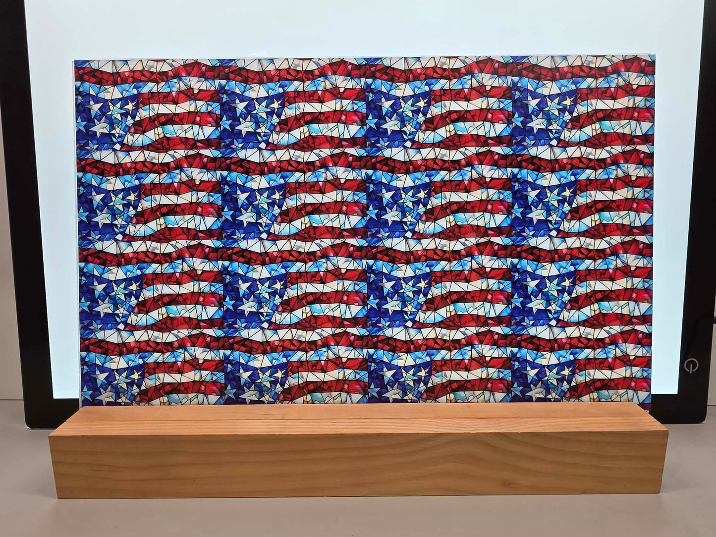 DecoCraft - Stained Glass - American Flag