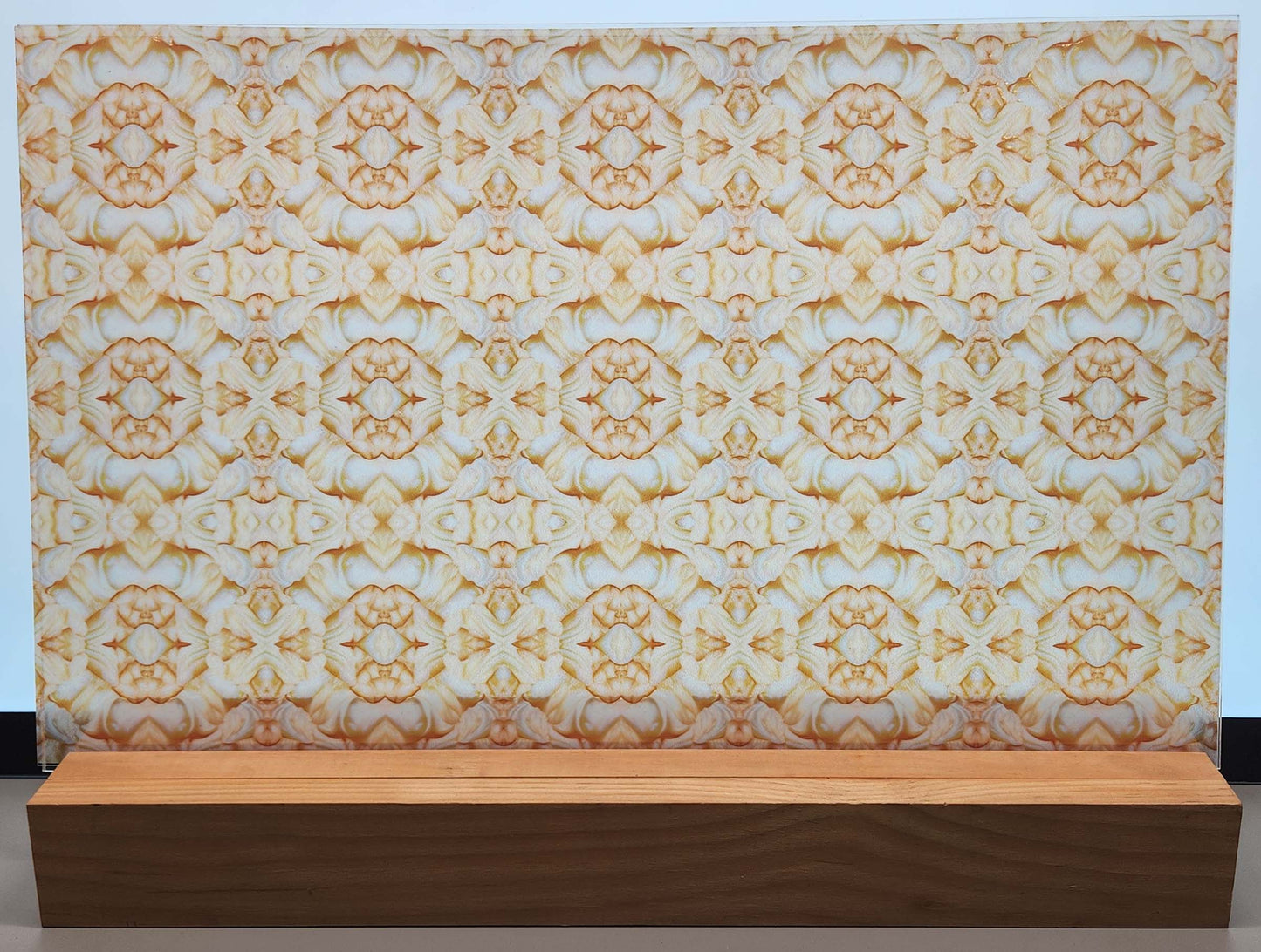 DecoCraft - Iridescent Collection - Vintage Pearl