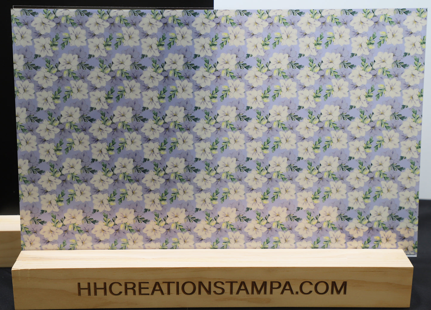 DecoCraft - Flowers & Greenery - Lavender Watercolor Flowers