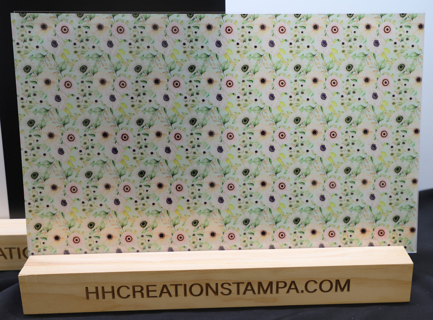 DecoCraft - Flowers & Greenery - Light Green Watercolor Flowers