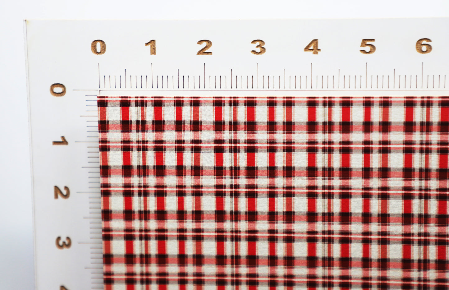 DecoCraft Christmas - Tan and Red Plaid