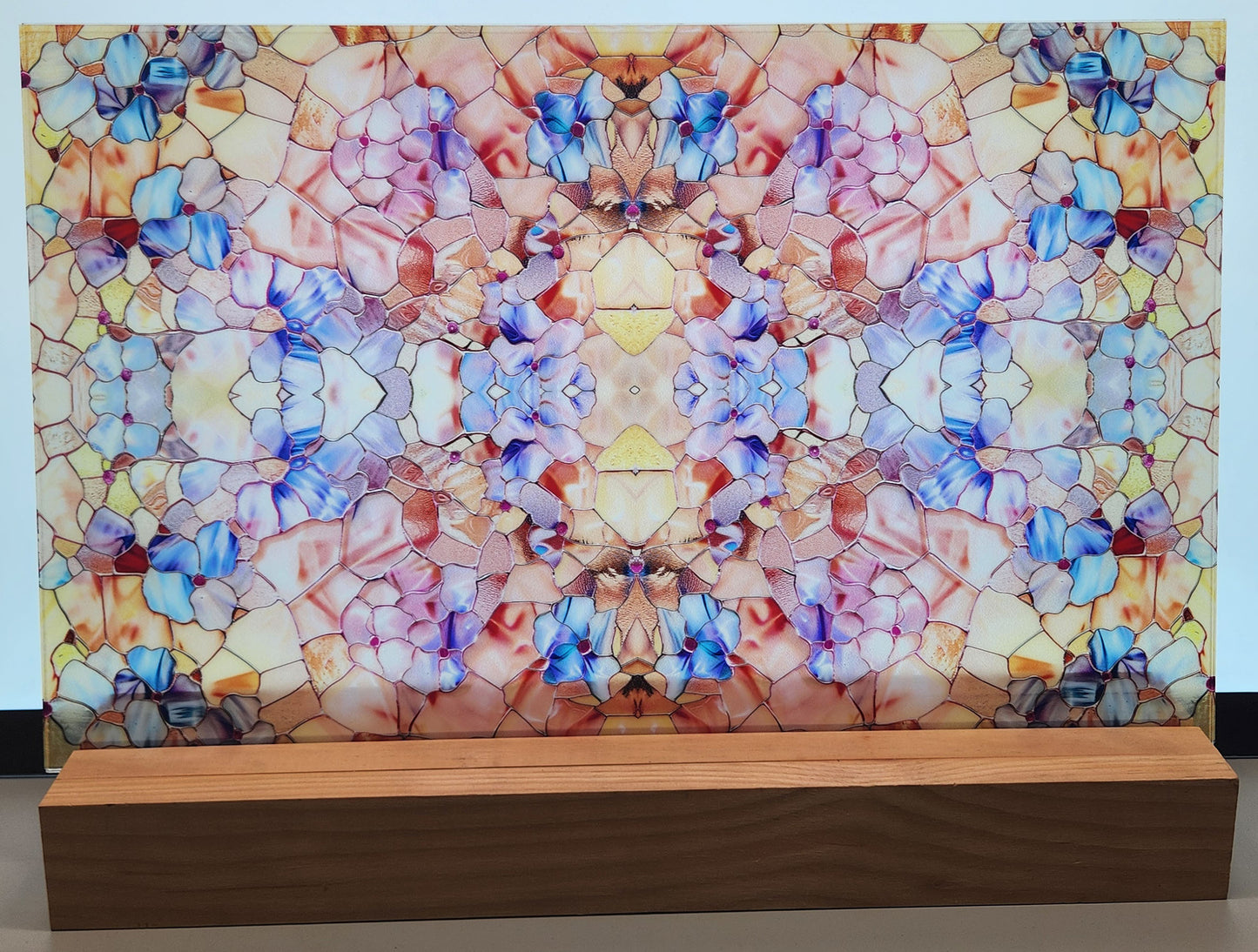 DecoCraft - Iridescent Collection - Stained Glass - Pastel Peach