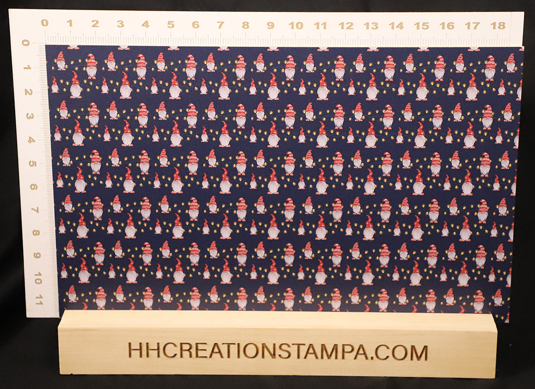 DecoCraft Christmas - Gnomes- Christmas Lighted Gnomes