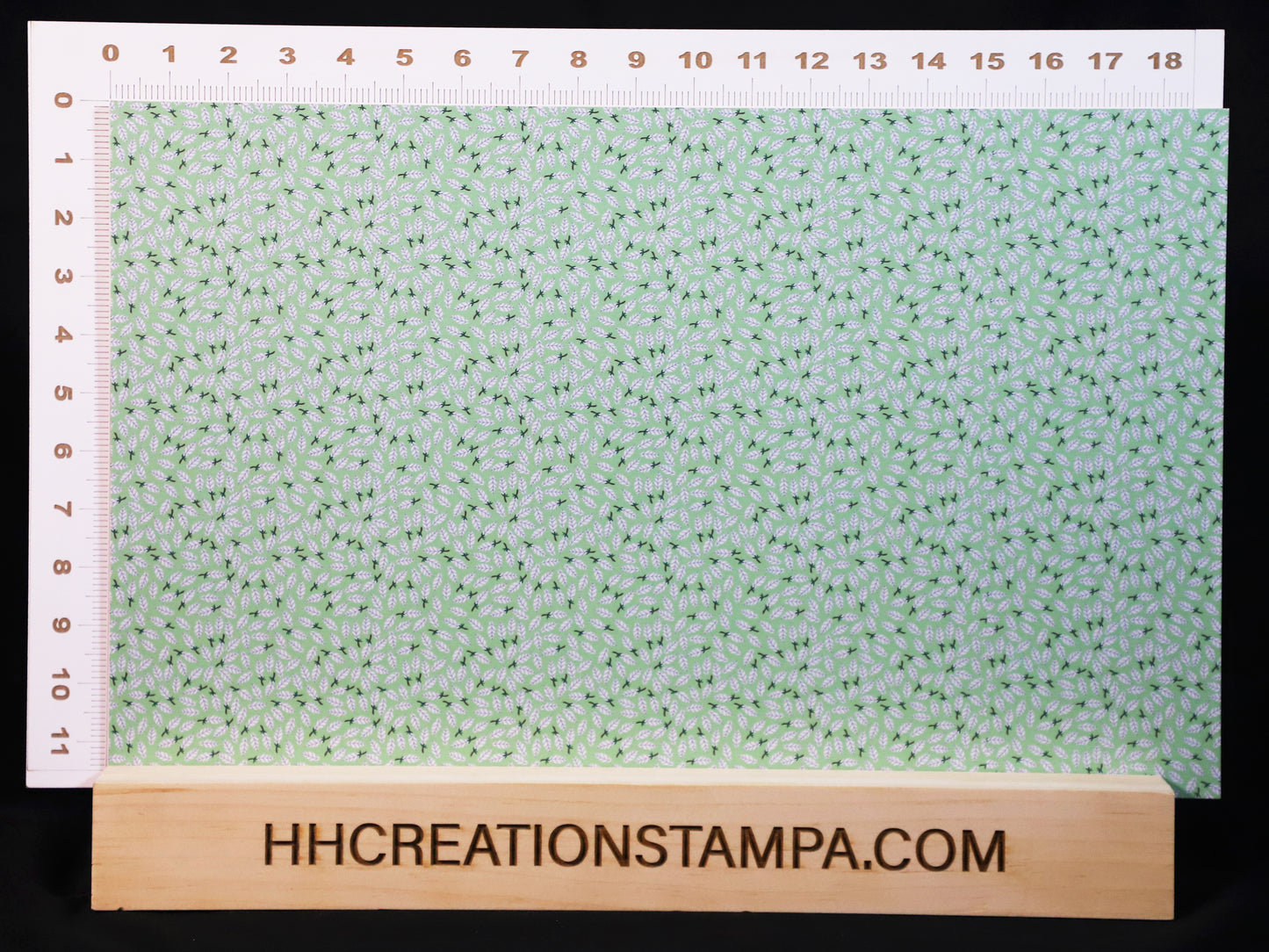 DecoCraft - Flowers & Greenery - Green White Leaves