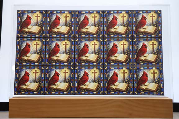 DecoCraft - Studio 1375 - Scenic Tiles Series - Faithful Cardinal