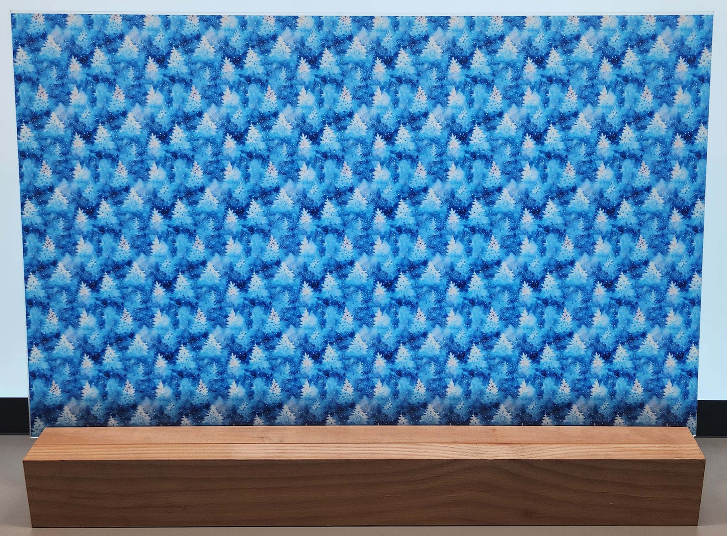 DecoCraft - Christmas - Whimsical Snowy Forrest