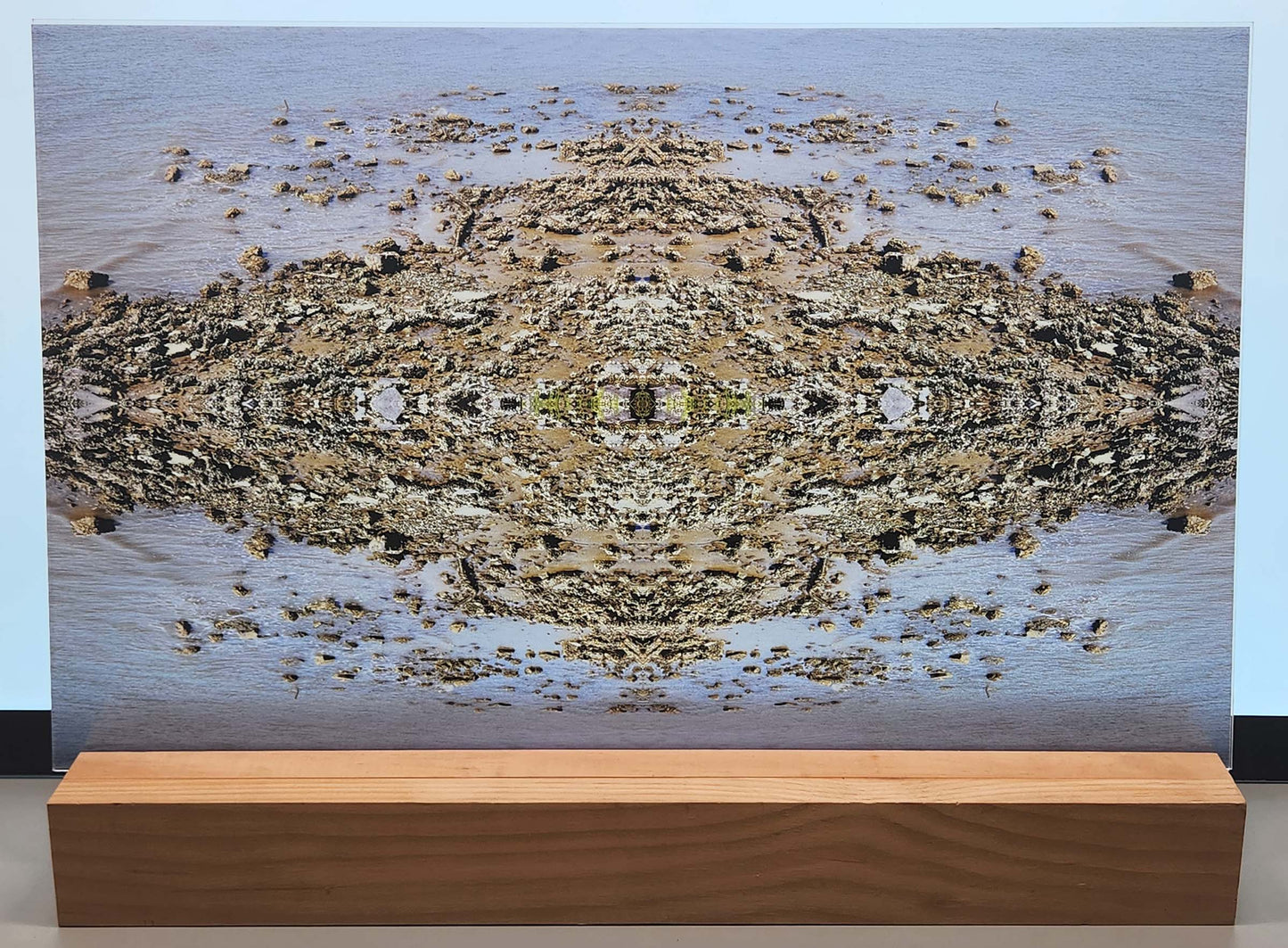 DecoCraft - Photo-astic Textures (Flat) - Rocky Lake Shore Kaleidoscope