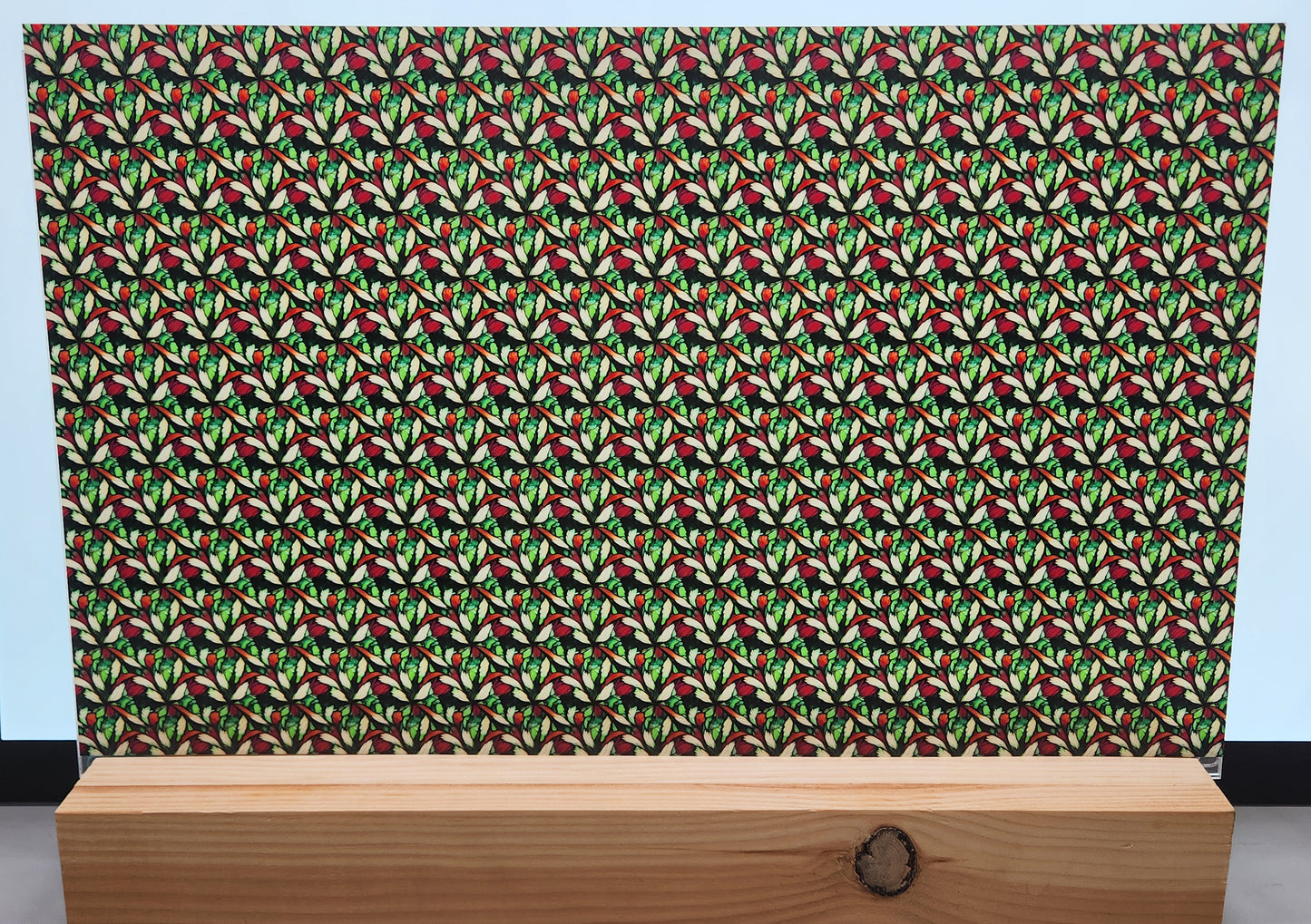 DecoCraft - Elevated Textures - Realistic Stained Glass - Christmas Flowery Red and Green