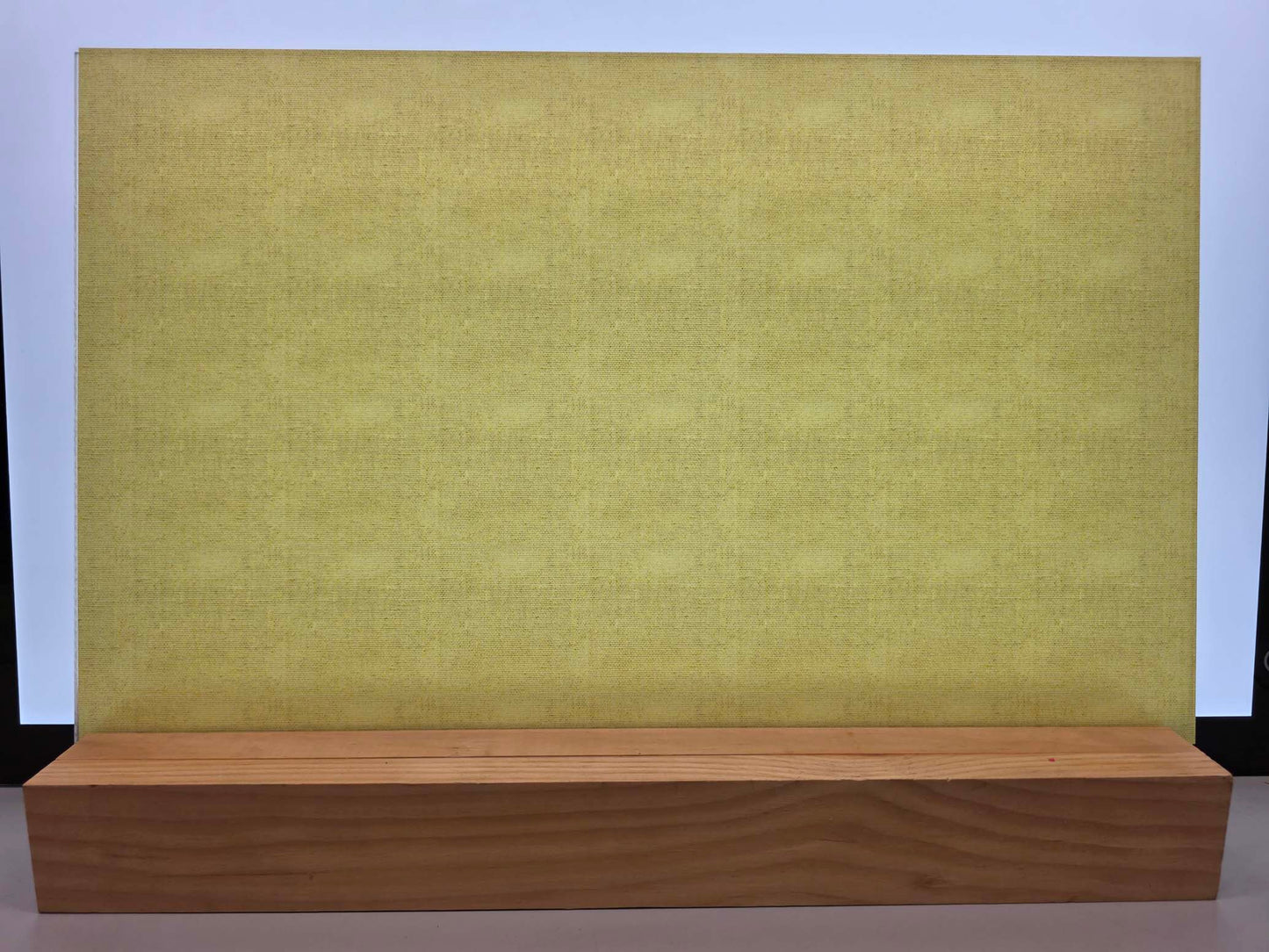 DecoCraft - Textures - Heathered Burlap - Daisy