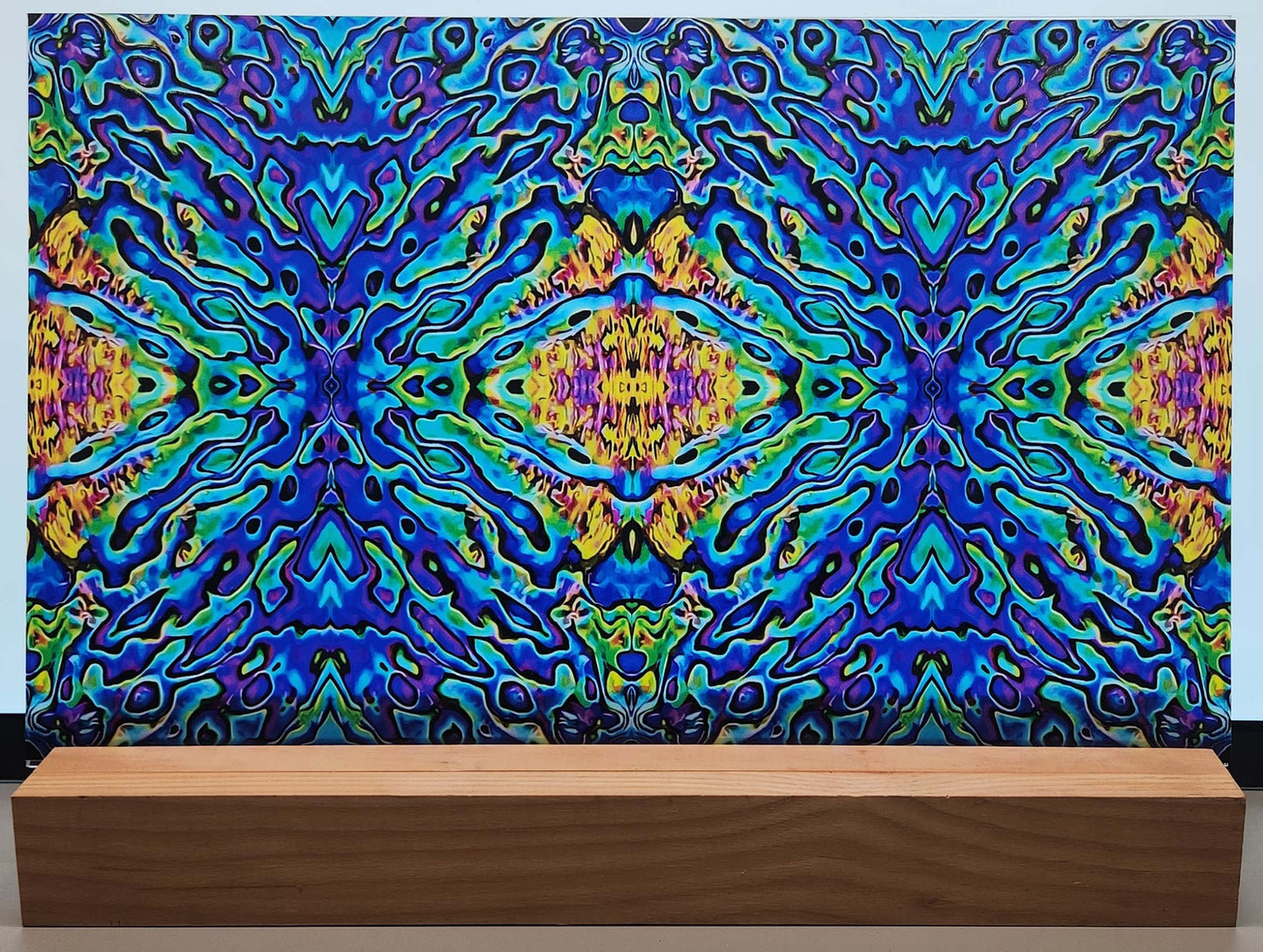 DecoCraft - Iridescent Collection - Abalone Blue