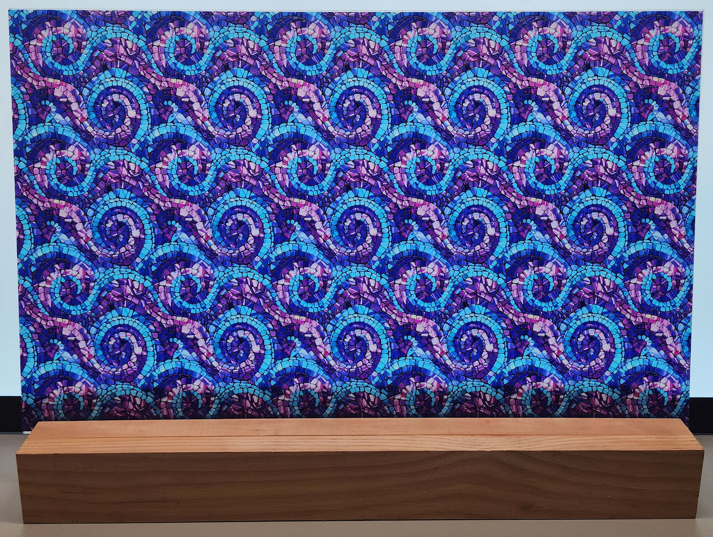 DecoCraft - Iridescent Collection - Electric Wurl - Purple