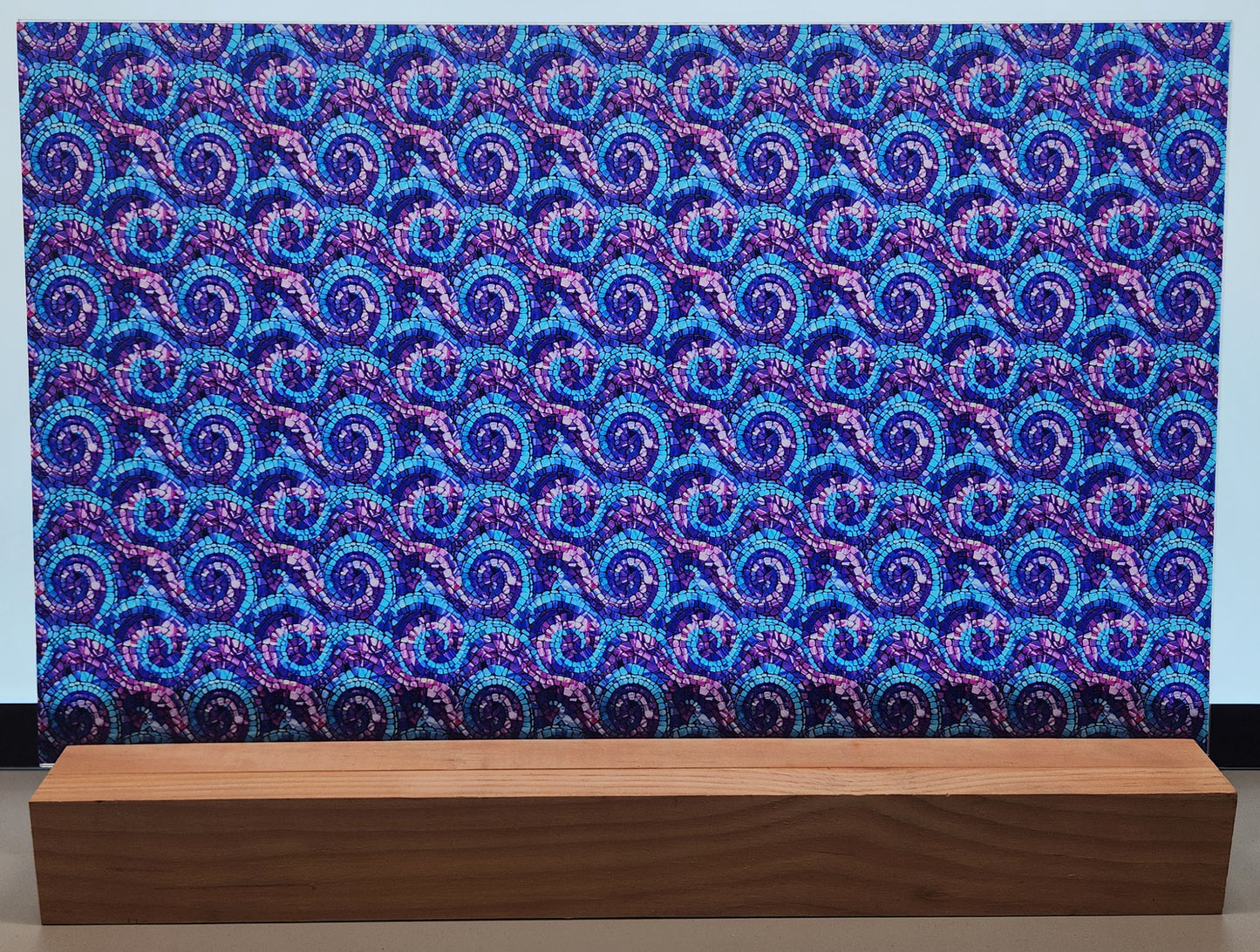 DecoCraft - Iridescent Collection - Electric Wurl - Purple