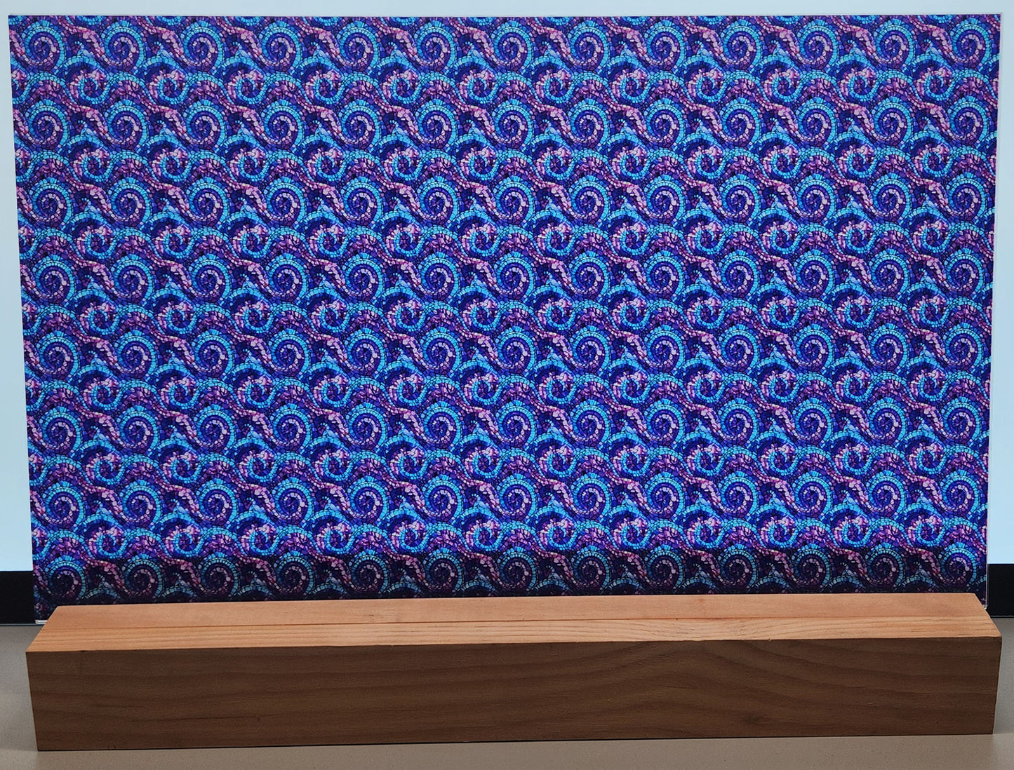 DecoCraft - Iridescent Collection - Electric Wurl - Purple