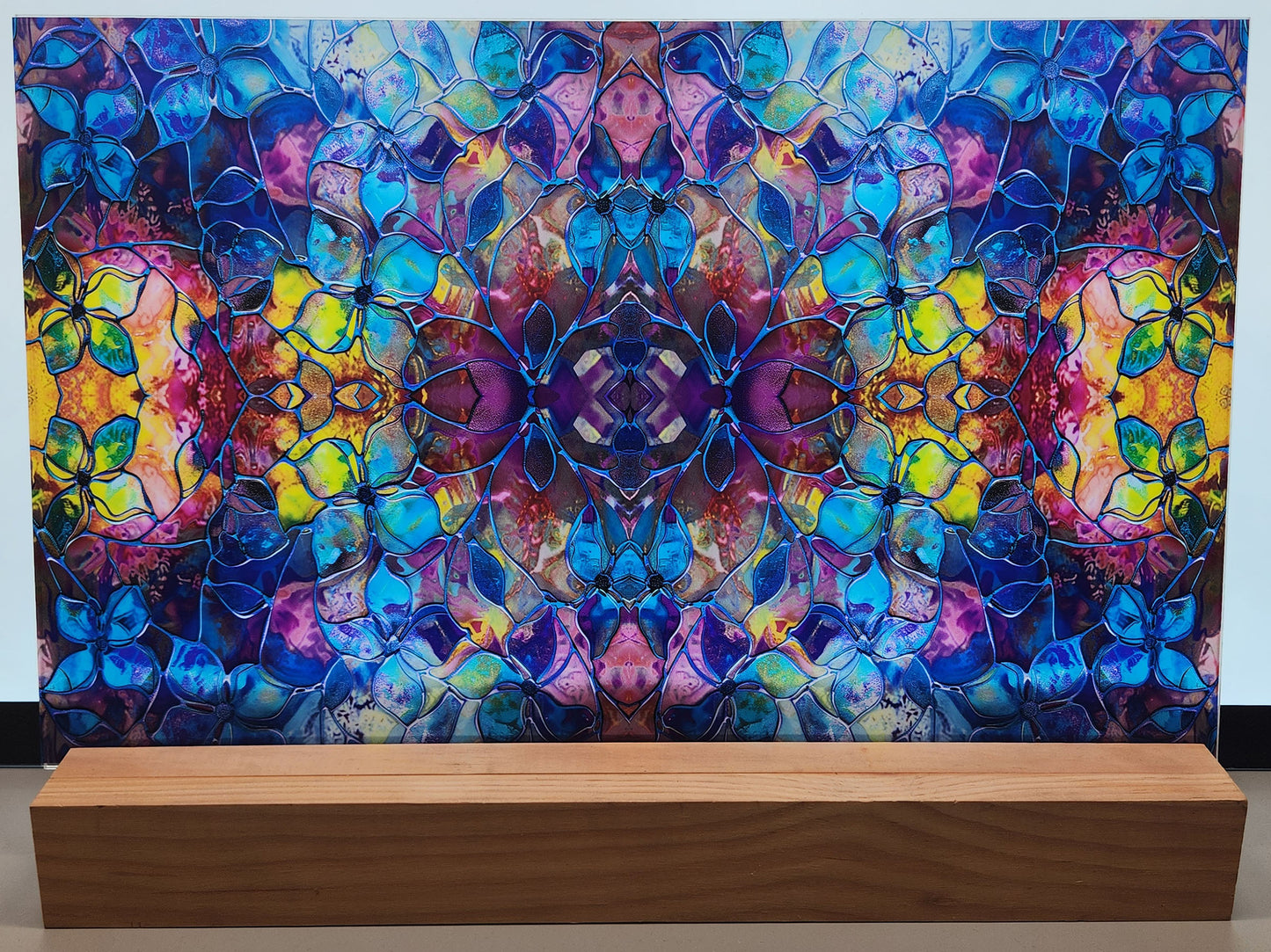 DecoCraft - Iridescent Collection - Stained Glass - Rainbow - Blue