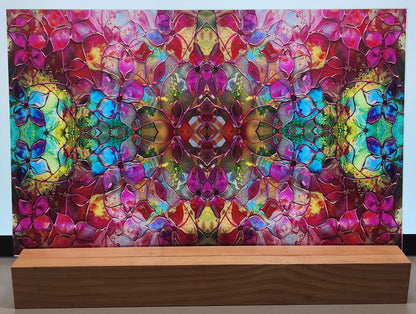 DecoCraft - Iridescent Collection - Stained Glass - Rainbow - Pink