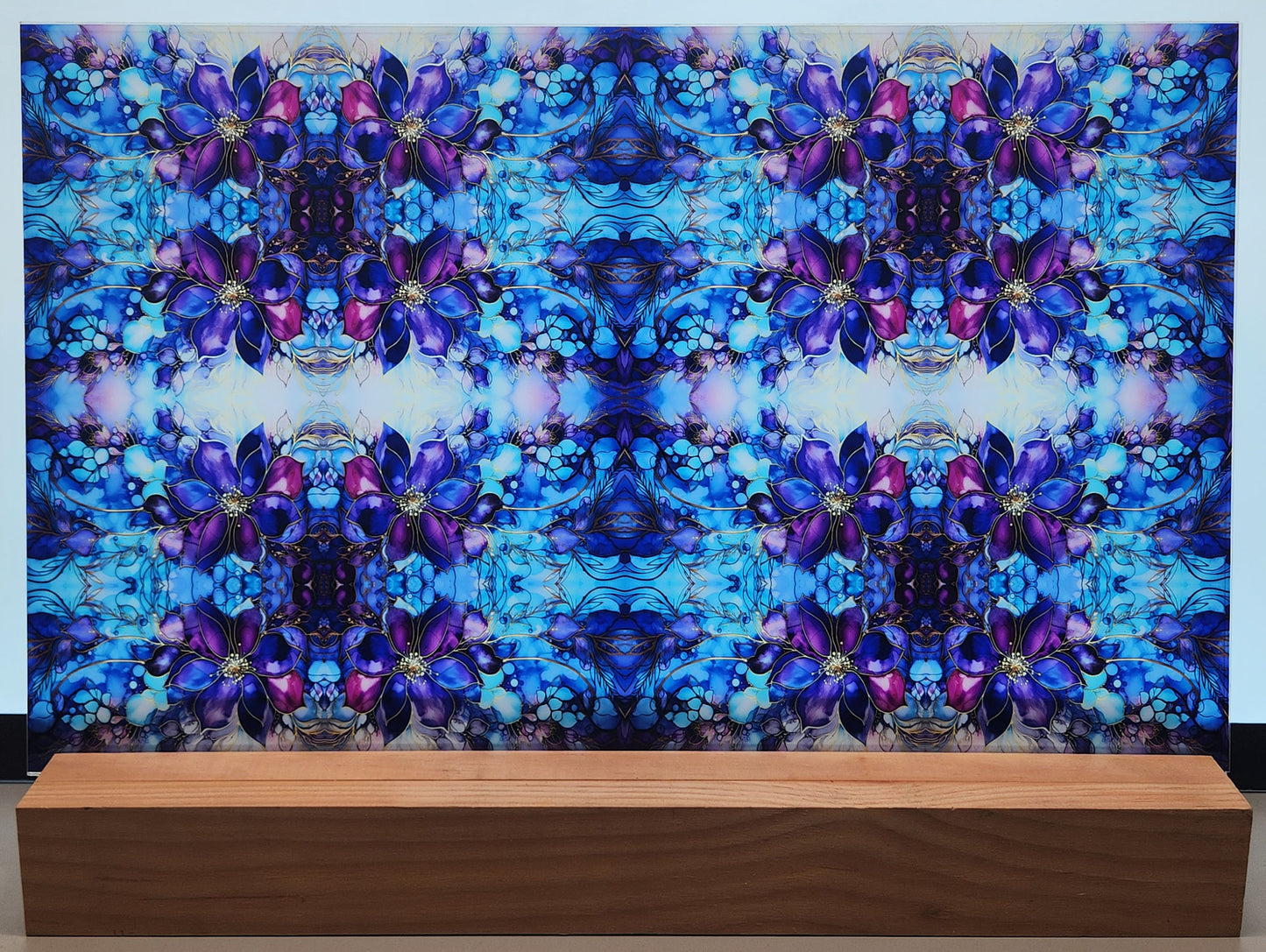 DecoCraft - Iridescent Collection - Enchanted Indigo Petals