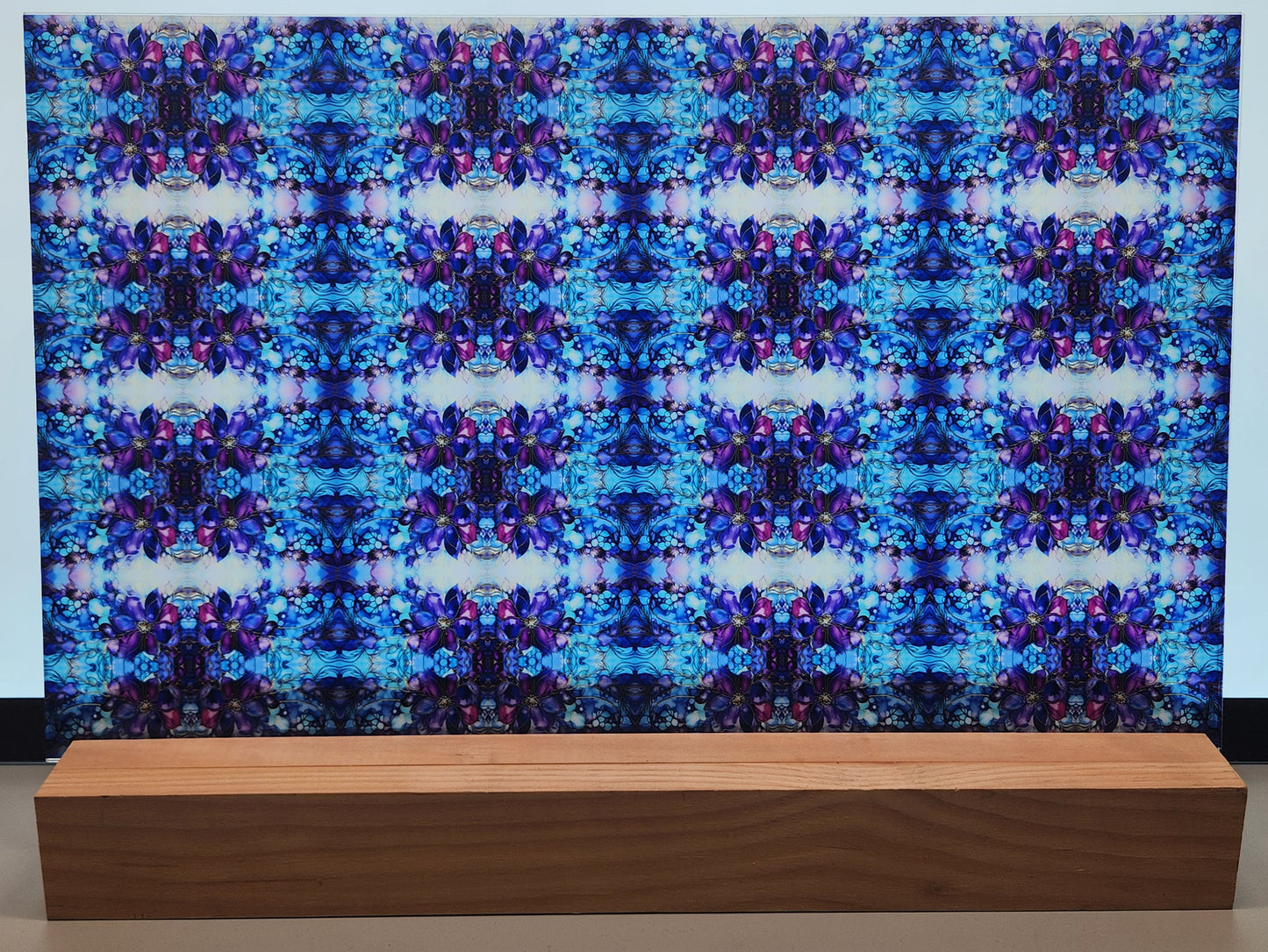 DecoCraft - Iridescent Collection - Enchanted Indigo Petals