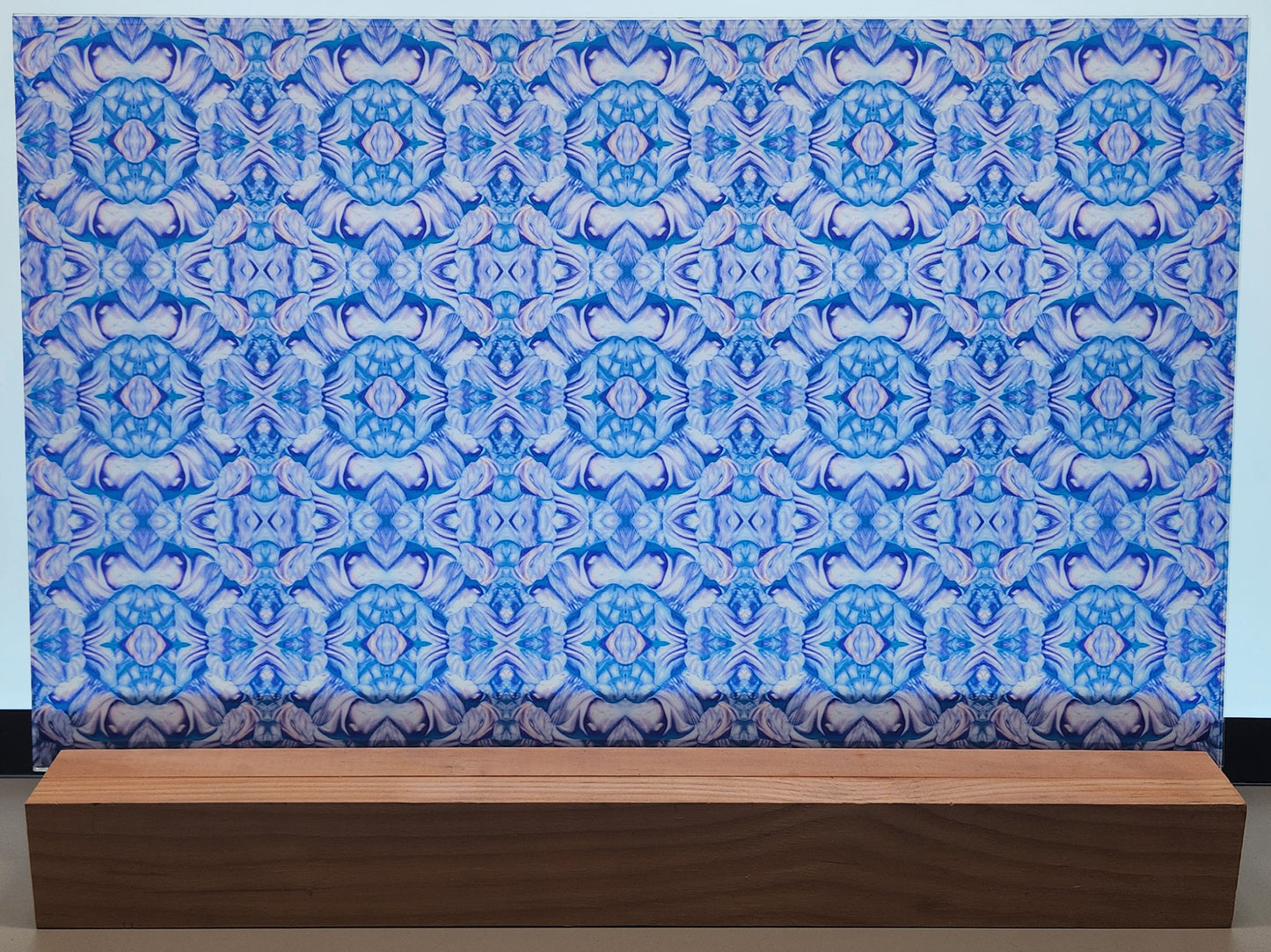 DecoCraft - Iridescent Collection - Vintage Pearl - Blue