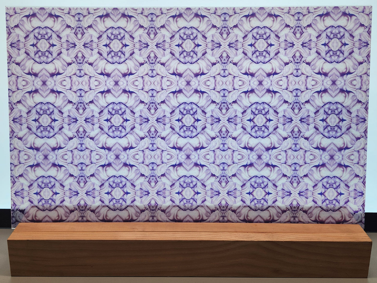 DecoCraft - Iridescent Collection - Vintage Pearl - Purple