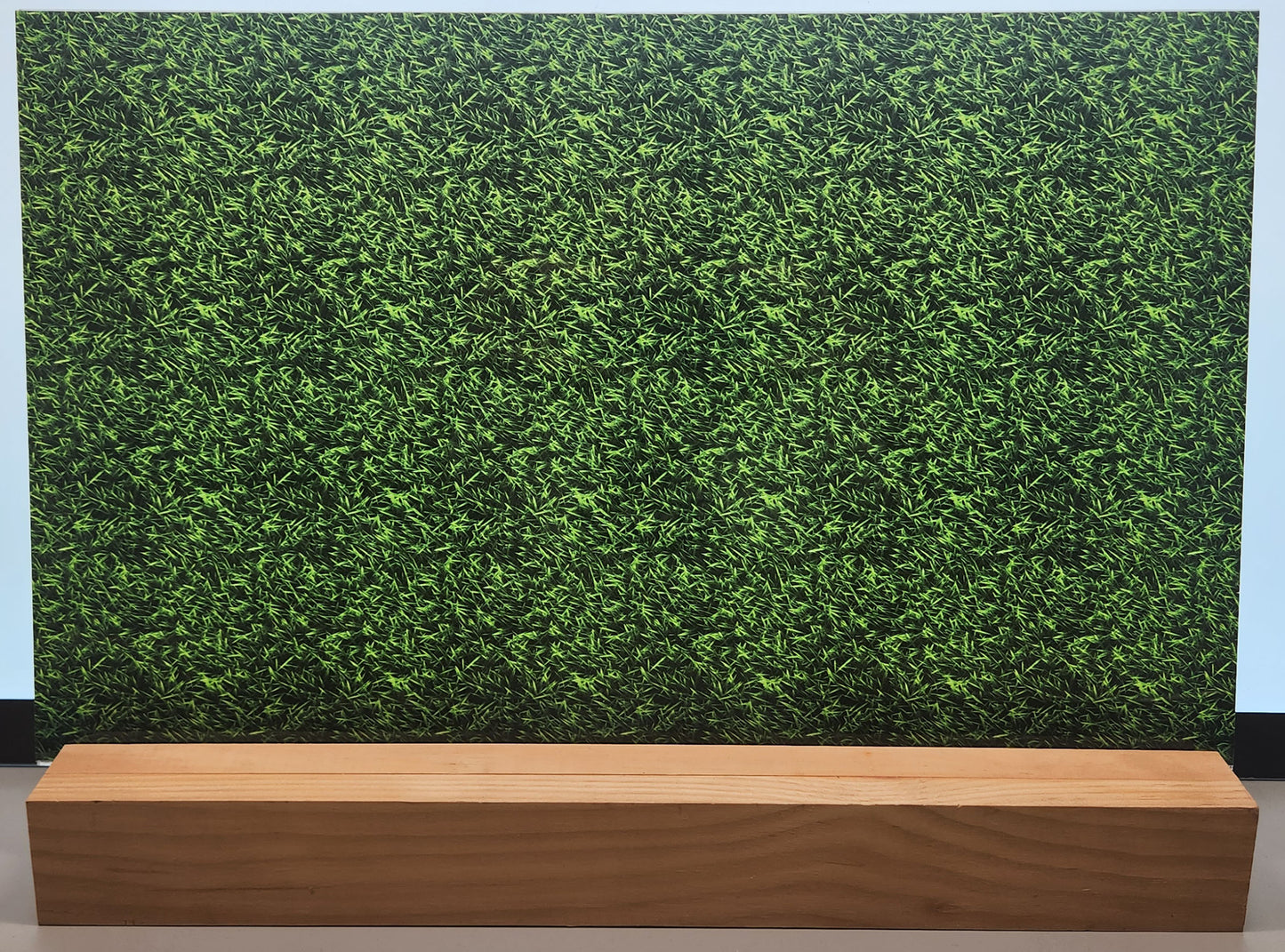 DecoCraft - Spring & Easter - Green Lawn Grass