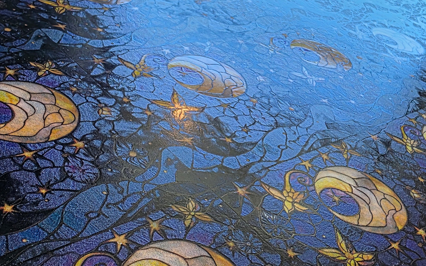 DecoCraft - Scenic Iridescent Collection - Lunar Bloom