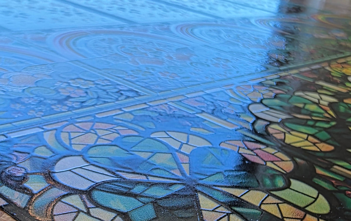 DecoCraft - Elevated Texture - Cherokee Rose - Realistic Stained Glass - Lucky Shamrocks