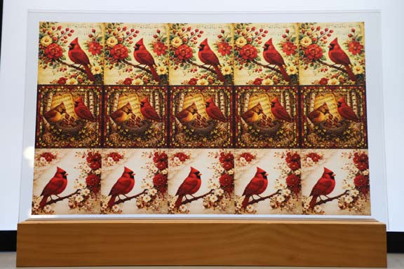 DecoCraft - Studio 1375 - Scenic Tiles Series - Crimson Cardinals